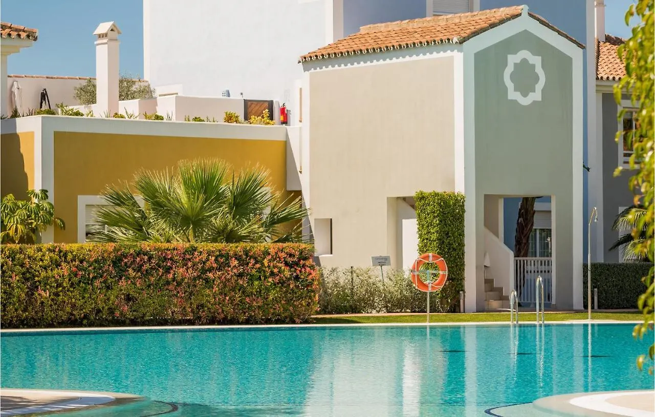 Awesome Apartment In Estepona With Kitchen