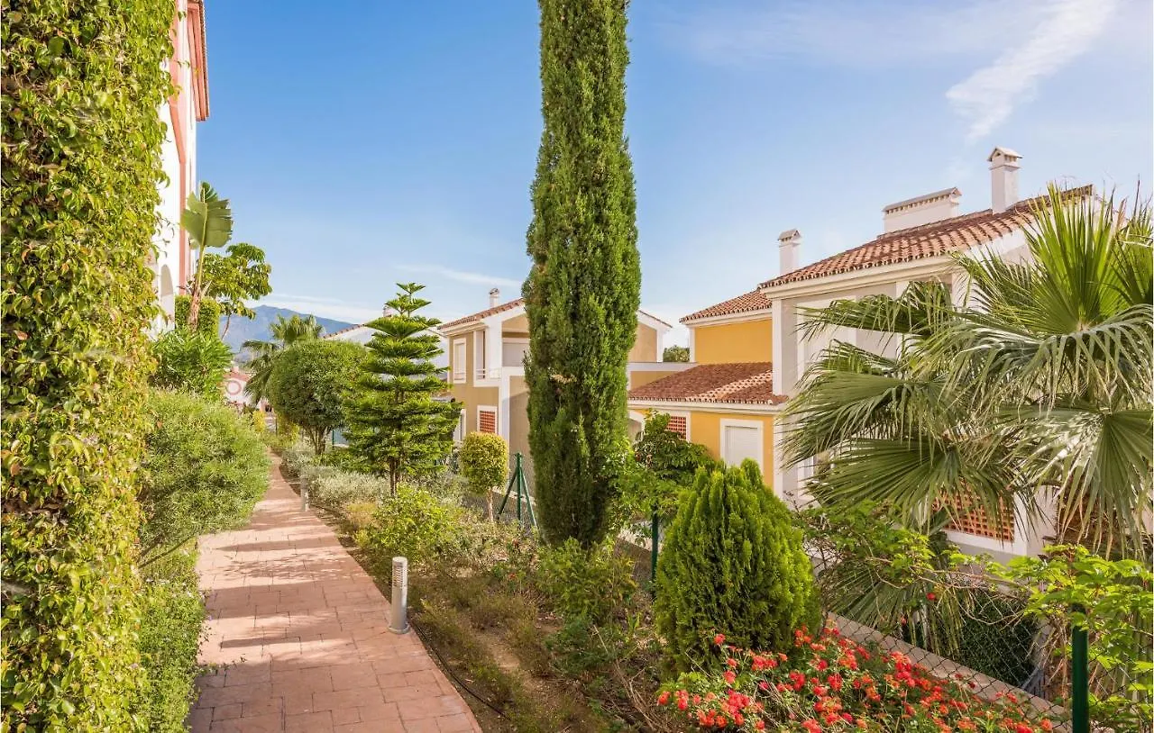 Awesome Apartment In Estepona With Kitchen